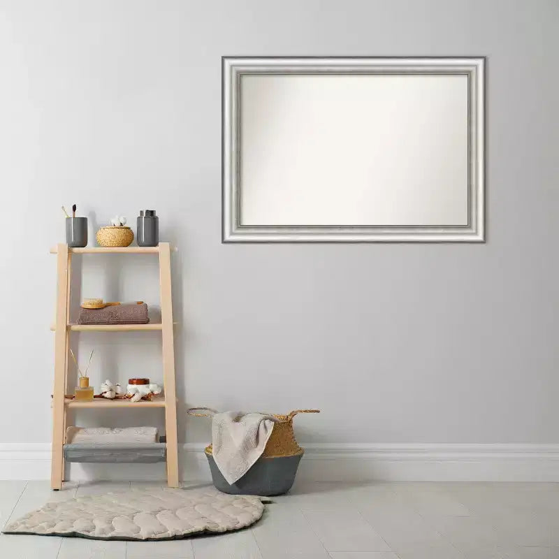 Specchio da parete per bagno in argento lucido non smussato da 41" x 29" - Amanti Art: Cornice moderna in polistirene, hardware di montaggio incluso