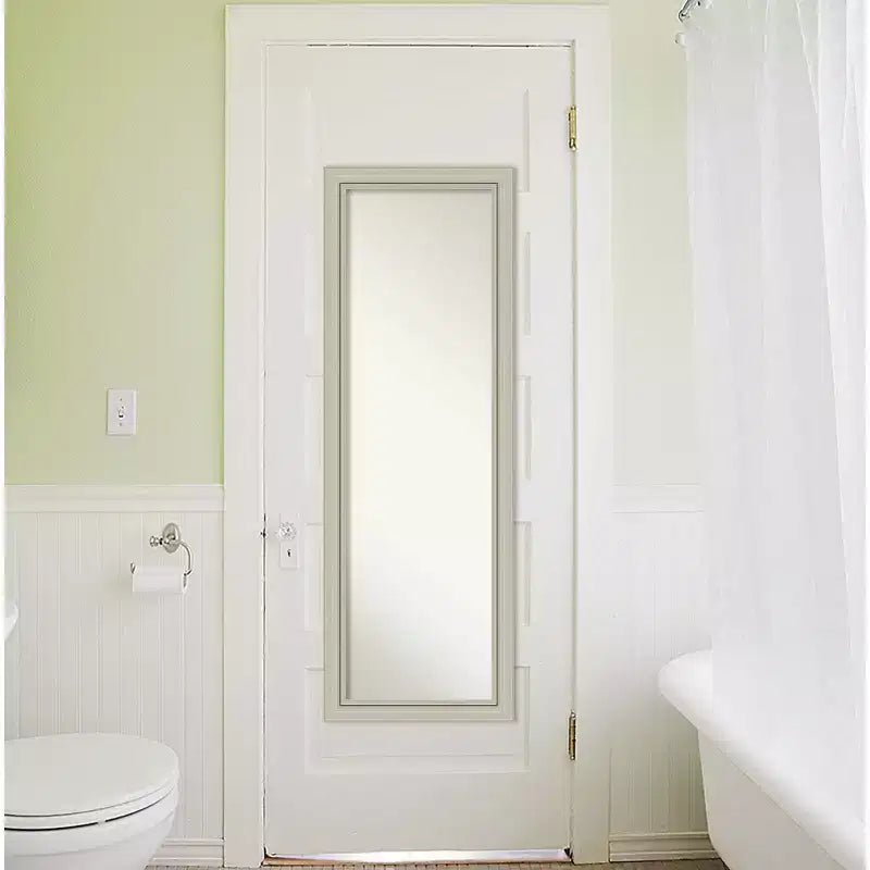 Specchio da porta stretto 18" x 52" in legno argento Romano senza bordo - Amanti Art: specchio da armadio moderno a figura intera da appendere