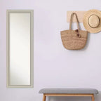 Specchio da porta stretto 18" x 52" in legno argento Romano senza bordo - Amanti Art: specchio da armadio moderno a figura intera da appendere