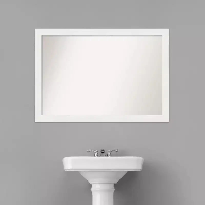 Specchio da Parete Stretto per Bagno 40" x 28" con Cornice Bianca non Smerigliata - Amanti Art: Cornice Moderna in Polistirolo, Include Ferramenta per il Montaggio