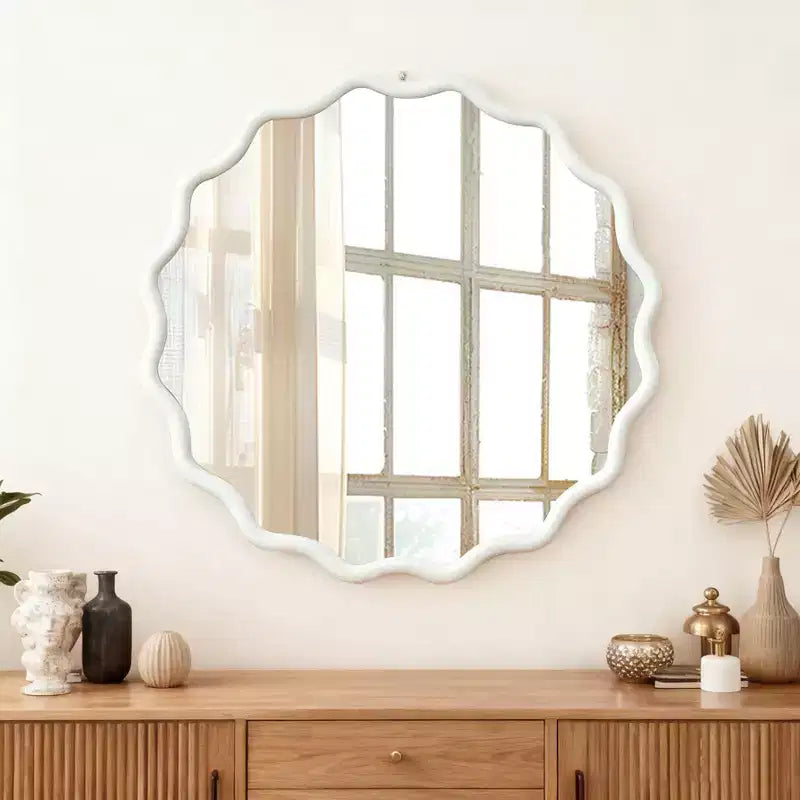 Specchio decorativo rotondo con cornice in legno Mayeerty da 30 pollici, ondulato, per camera da letto, bagno, soggiorno, ingresso, bianco