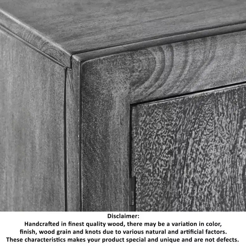 Mobile accentato Royal Hampton da 39 pollici, realizzato a mano con 2 ante, inciso con medaglione, in legno di mango grigio sabbiato, con base in ferro nero