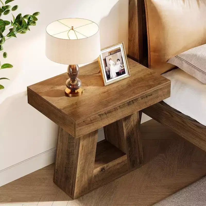 Tavolino Lantine 24 Moderno, Tavolino Stretto a 2 Ripiani in Legno con Base Trapezoidale, Comodino Piccolo Rustico per Soggiorno, Camera da Letto